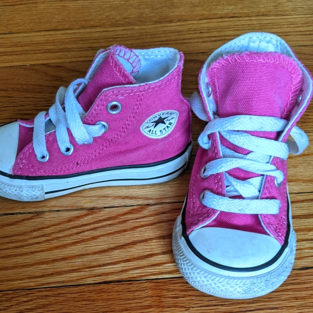 Converse All Star pink sneakers Girls size 5